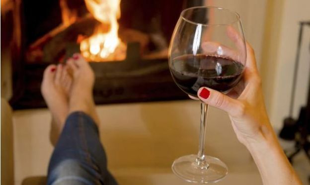 Want to LOSE WEIGHT? Drink WINE before bed — says SCIENCE!