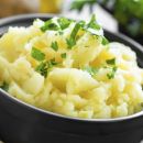 10 fun things to add to homemade mashed potatoes