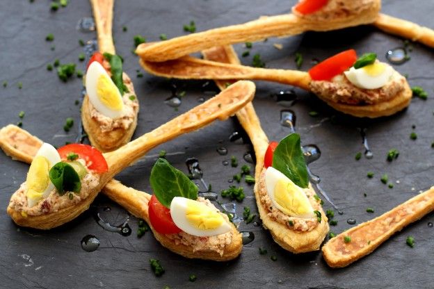 Puff-pastry spoons