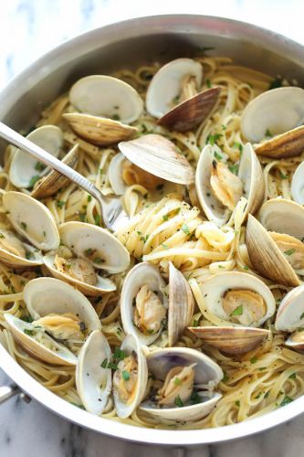 Easy Linguine with Clams