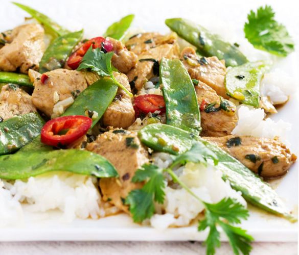 Thailand- Thai Green Curry Chicken With Snow Peas