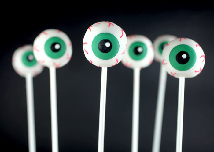 Eyeball Cake Pops