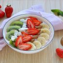 Power Breakfast: Easy Fruit Smoothie Bowl