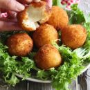 Addicting Recipe: Deep-Fried Mozzarella Risotto Balls