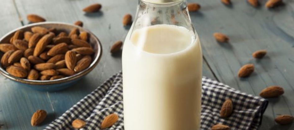 How To Make Delicious Almond Milk At Home