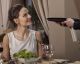 Here's how to dine out without ruining your bikini body