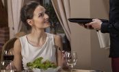 Here's how to dine out without ruining your bikini body