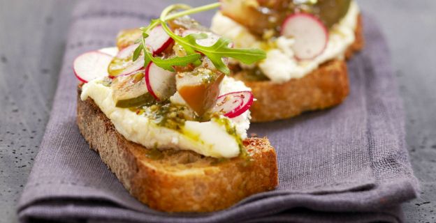 Goat cheese bruschetta