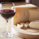 Red wine and cheese: friends or foes?