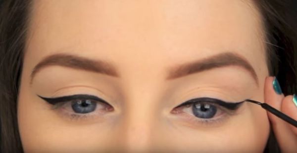 Get PERFECT Winged Eyeliner with this SIMPLE TRICK!