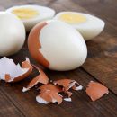 Kitchen HACK: How To Peel A Hard-Boiled Egg In 10 Seconds