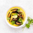 Easy Weeknight Dinners: Thai-Style Coconut-Curry Mussels