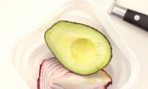 Kitchen HACK: How To Store Cut Avocados