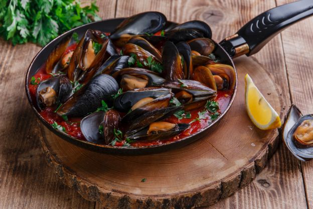 Quick & Easy Mussels Marinara