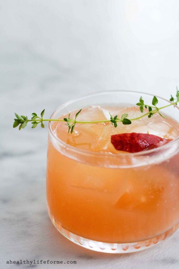 Peach Bourbon Thyme Smash - © A Healthy Life For Me