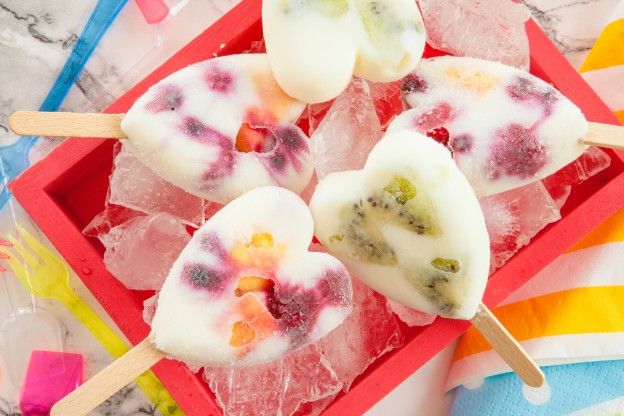 Frozen yogurt fruit popsicles