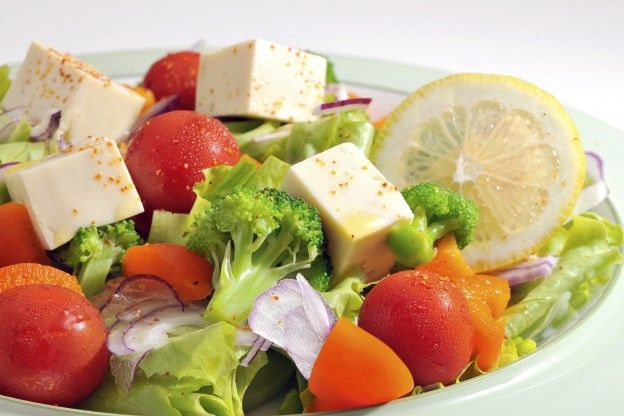Meat substitution salad: Tofu