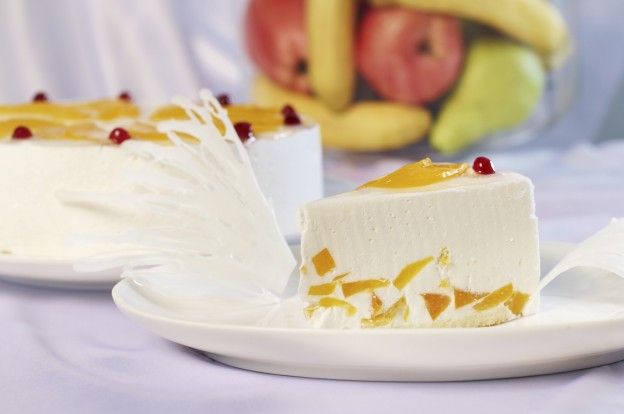 Pear mousse cake