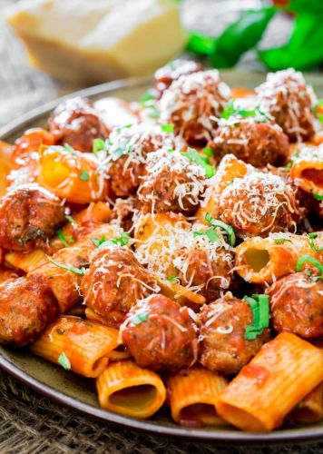 Rigatoni con Polpette and Arrabiata Sauce