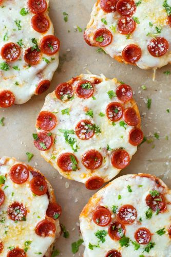 5-Ingredient Pizza Bagel Bites