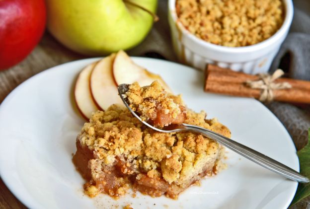 Sticky Apple Crisp