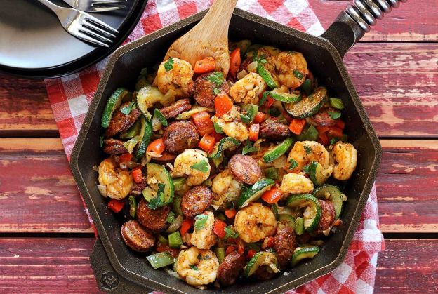 20-minute shrimp and sausage paleo skillet