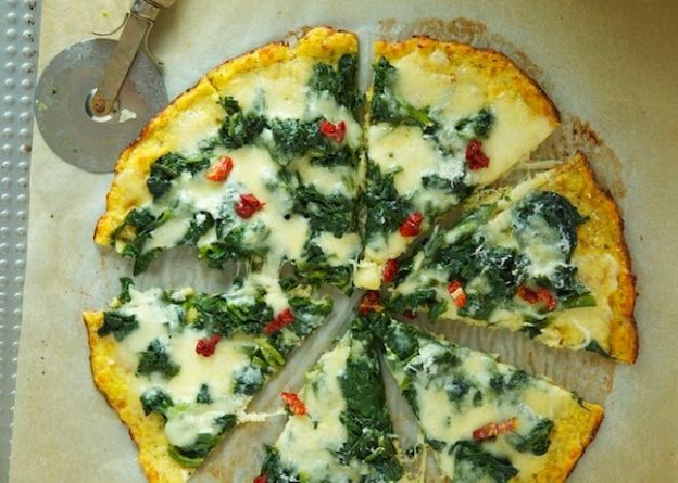Cauliflower crust spinach white pizza