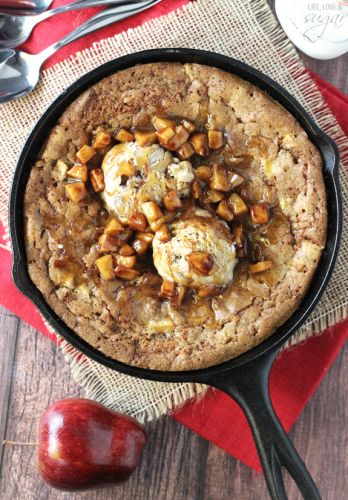 Apple Cinnamon Skillet Blondie