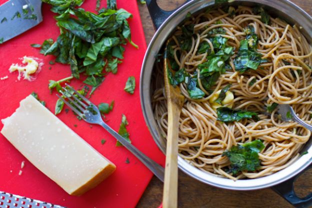 Garlic Butter Spaghetti With Herbs