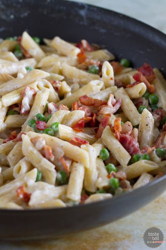 One pan pasta with bacon and peas