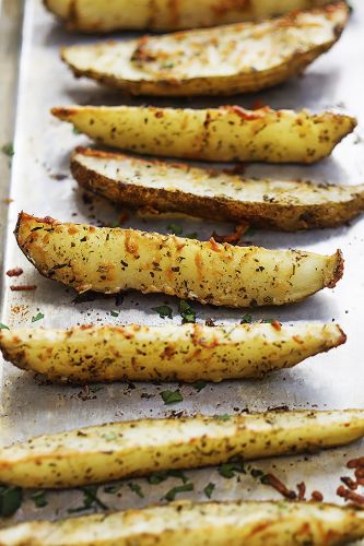 Baked garlic Parmesan potato wedges