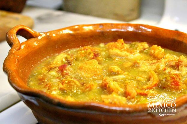 Fried Pork Skin in Green Sauce