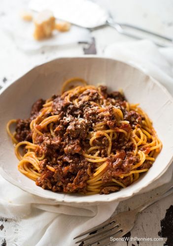 Slow cooker spaghetti bolognese