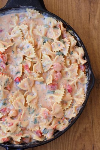 Creamy spinach tomato pasta