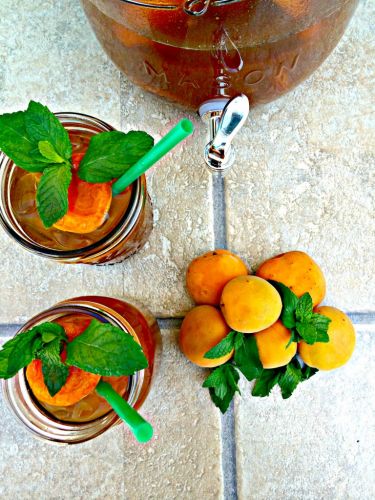 Apricot-Mint Iced Tea