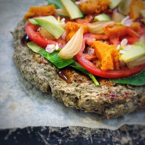 Brown lentil pizza crust