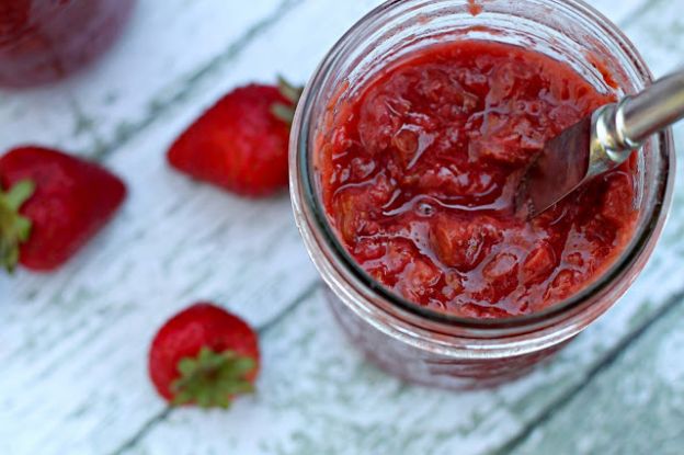 Slow Cooker Strawberry Rhubarb Jam