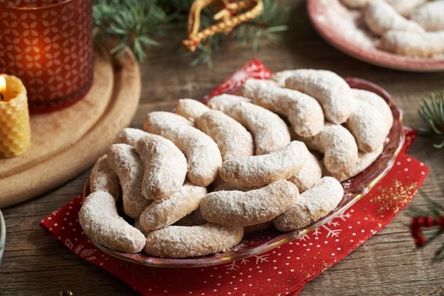 Czech Vinilkove Rohlicky (Vanilla Crescents)