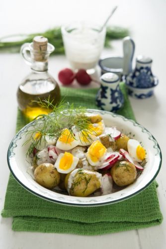 Simple potato salad with eggs