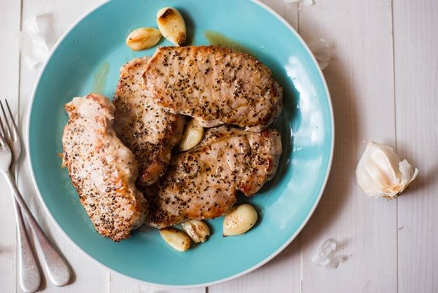 Garlic Roasted Pork Chops