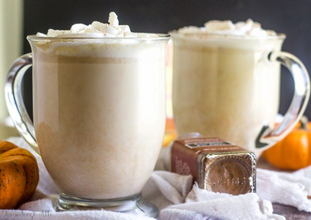 Slow cooker pumpkin white hot chocolate