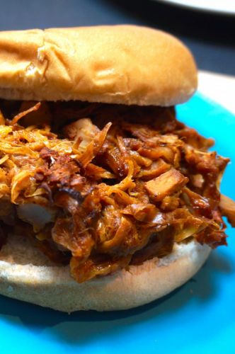 VEGAN BBQ PULLED JACKFRUIT