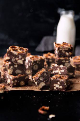 Salted pretzel Nutella fudge