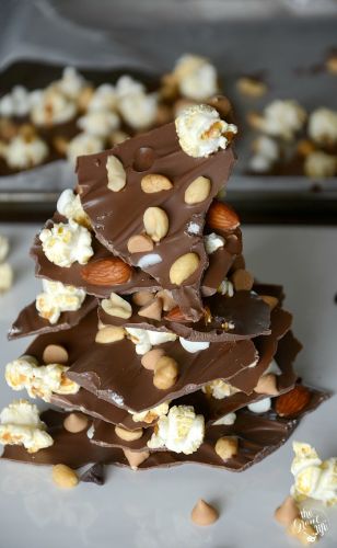 Sweet and salty popcorn bark