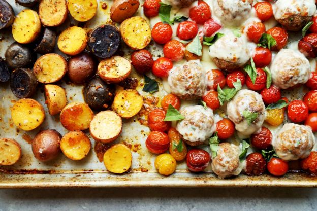 Sheet Pan Turkey Caprese Meatballs