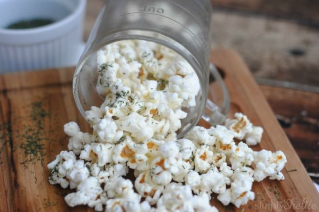 Garlic and dill popcorn