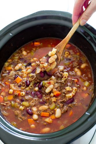 Slow Cooker Pasta e Fagioli Soup