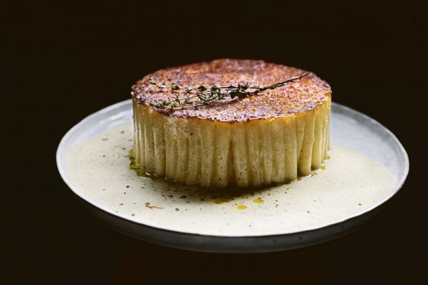 Honeycomb Macaroni with Porky Cream