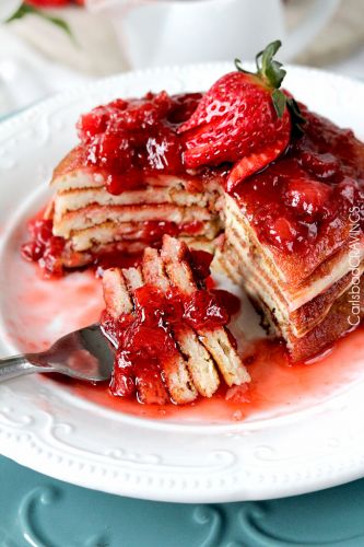 Strawberry cheesecake pancakes