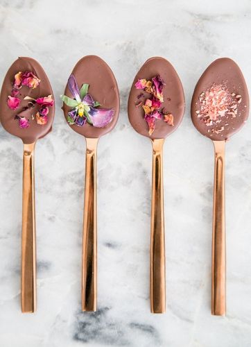 Chocolate-dipped spoons